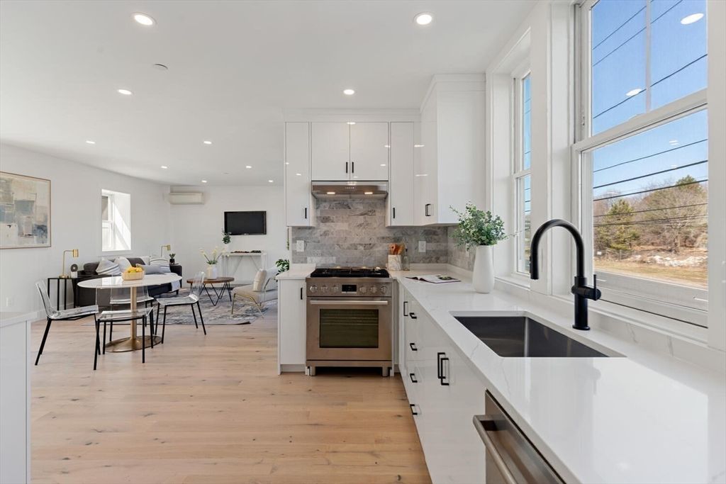 Dining room, Interior, Kitchen, Recessed Lighting, Stainless Steel Appliances, Wood Texture Flooring