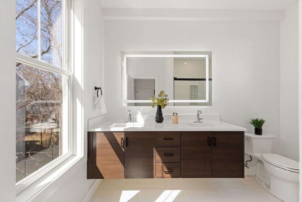 Bathroom, Dual Sink Vanities, Interior