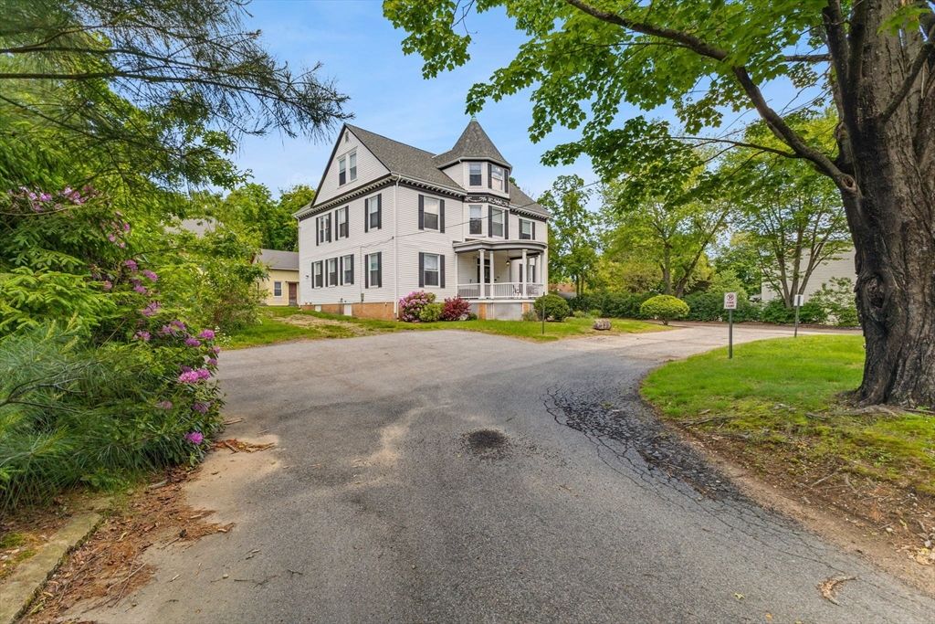 Backyard, Exterior, Facade, Queen Anne Victorian
