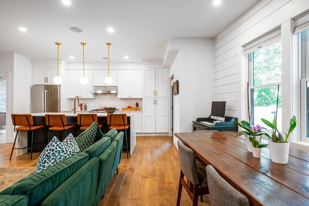 Dining room, Interior, Kitchen, Living room, Pendant Lights, Recessed Lighting, Wood Texture Flooring