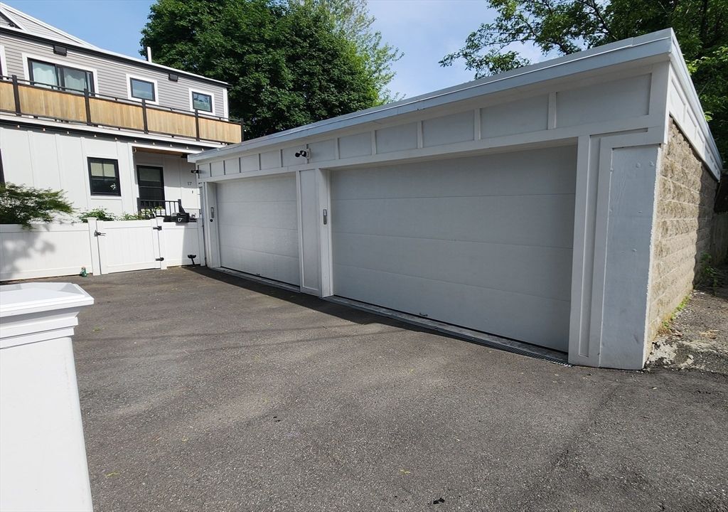 Detached Garage, Exterior