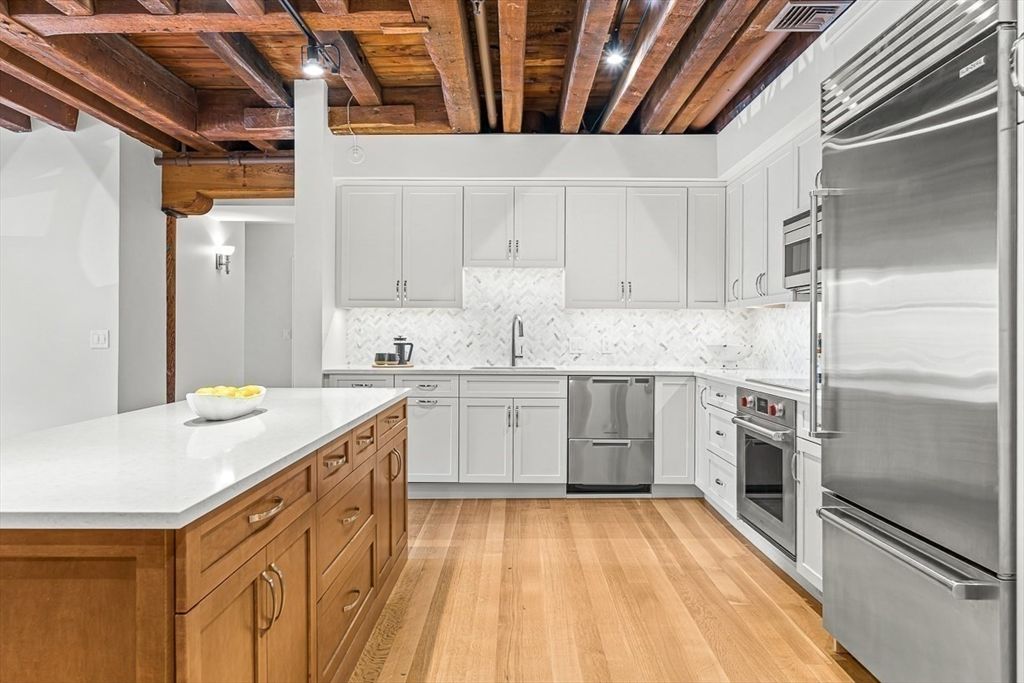 Interior, Kitchen, Stainless Steel Appliances, Wooden Beams, Wooden Ceilings, Wood Texture Flooring