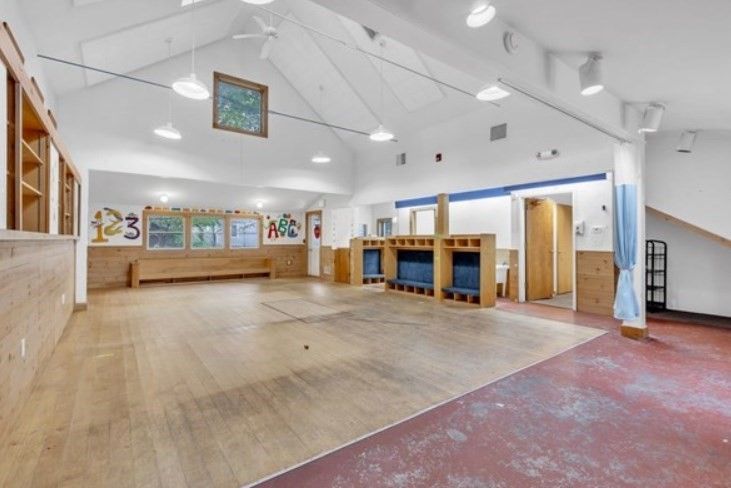 Interior, Pendant Lights, Wood Texture Flooring