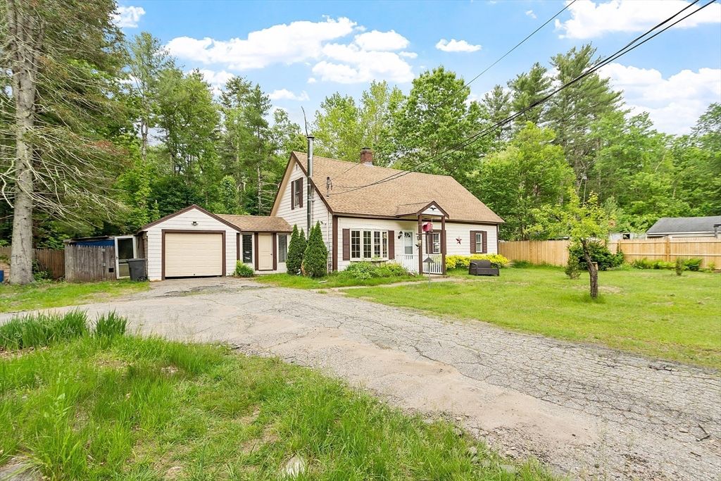 Backyard, Detached Garage, Exterior