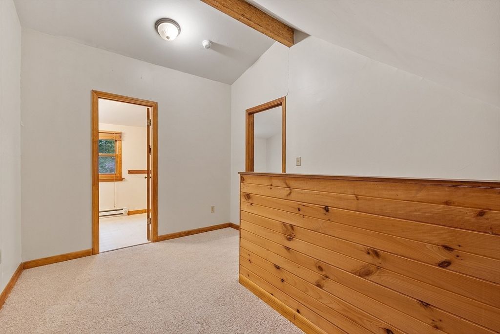 Empty room, Interior, Wooden Beams
