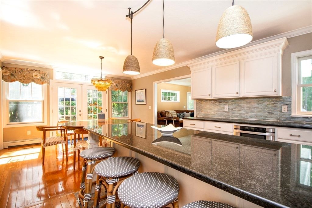 Interior, Kitchen, Pendant Lights, Wood Texture Flooring