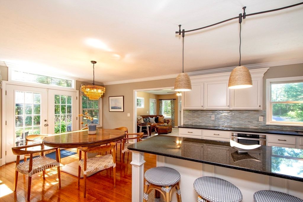 Chandelier, Dining room, Interior, Kitchen, Pendant Lights, Wood Texture Flooring