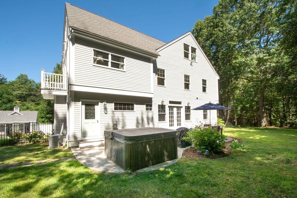 Backyard, Exterior, Hot Tub
