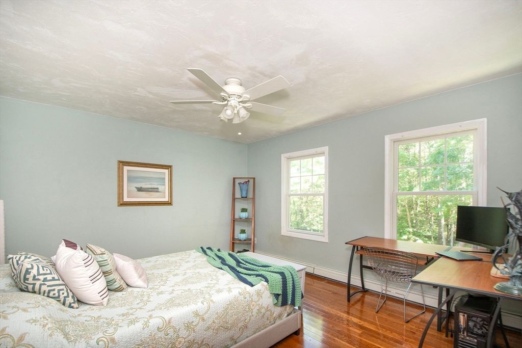 Bedroom, Home Office, Interior, Wood Texture Flooring