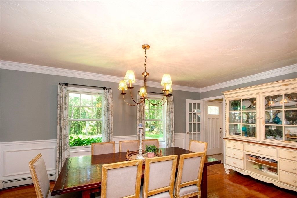Chandelier, Dining room, Interior, Wood Texture Flooring