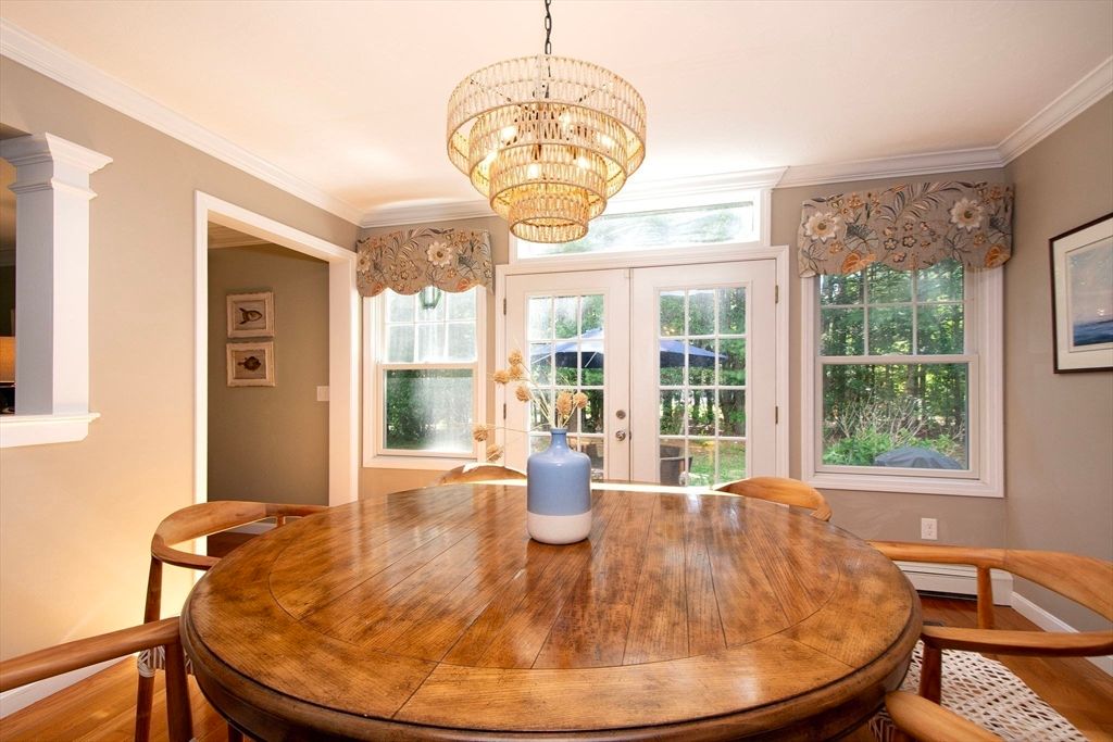 Chandelier, Dining room, Interior, Wood Texture Flooring