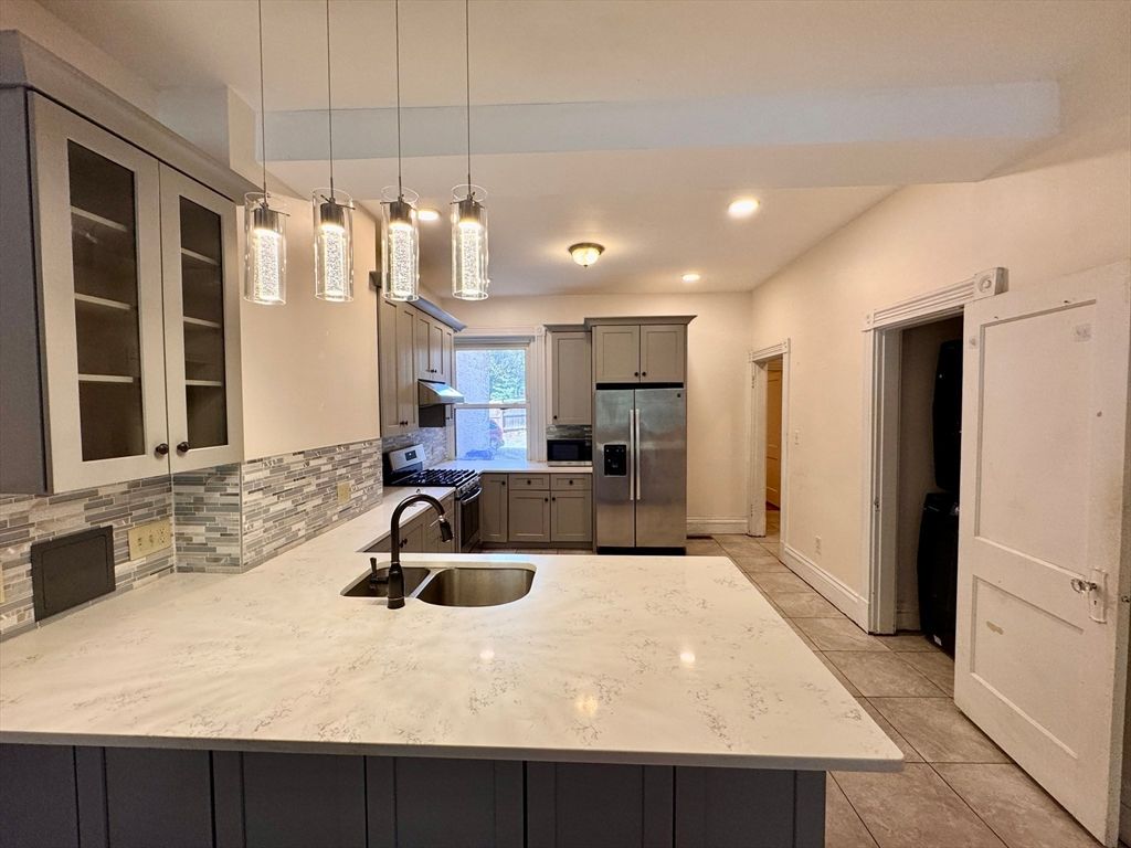 Interior, Kitchen, Pendant Lights, Recessed Lighting, Stainless Steel Appliances