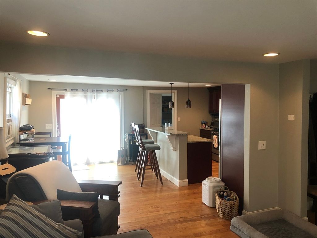 Dining room, Interior, Kitchen, Pendant Lights, Recessed Lighting, Wood Texture Flooring