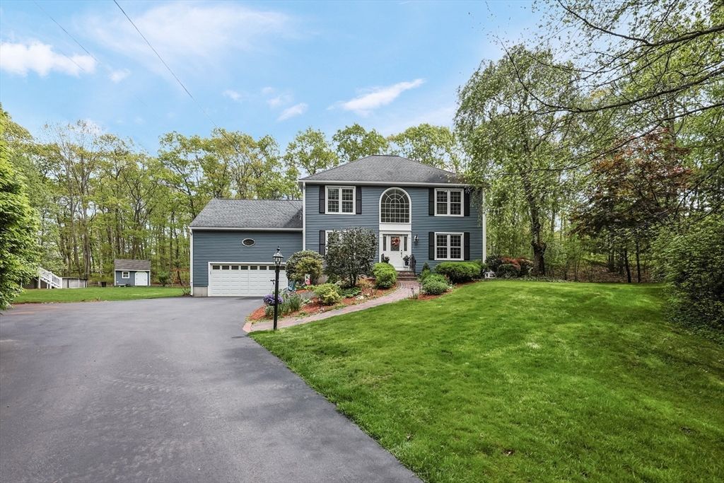 Attached, Backyard, Exterior, Facade, Georgian