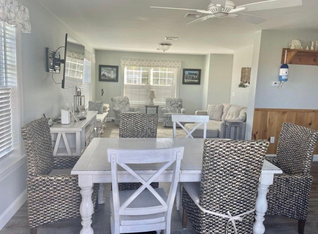 Dining room, Interior, Living room, Wood Texture Flooring