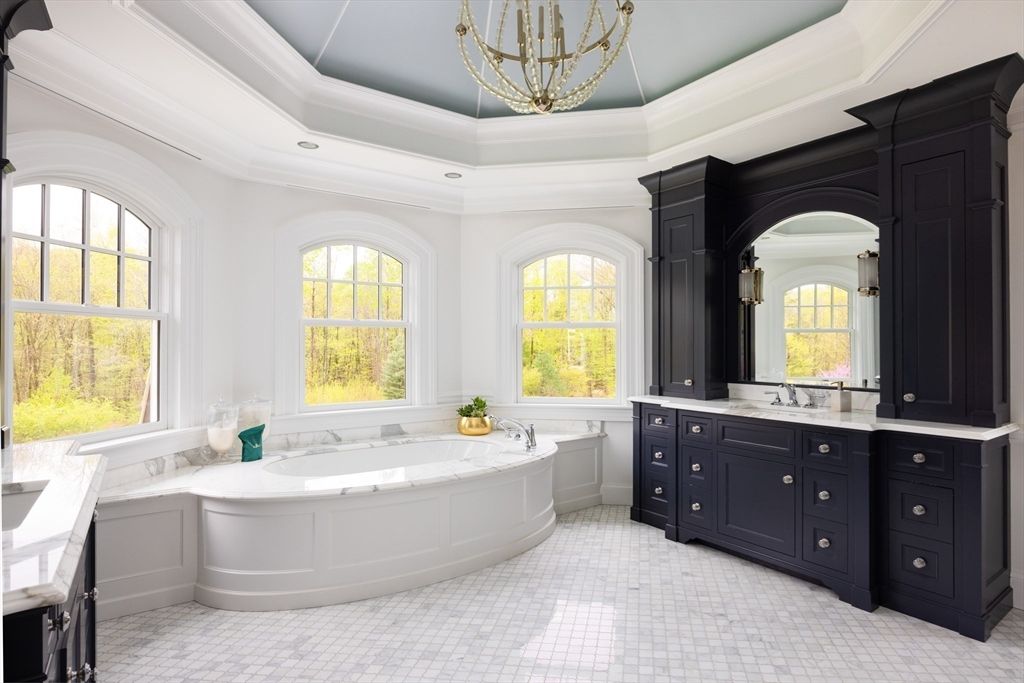 Bathroom, Interior, Recessed Lighting
