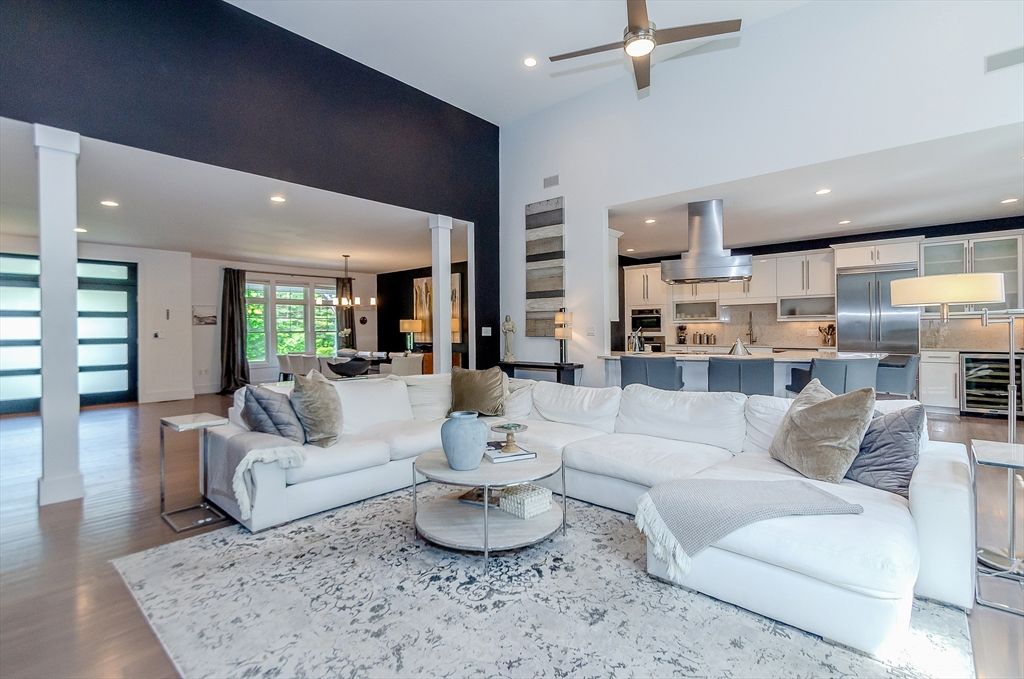 Dining room, Interior, Kitchen, Living room, Pendant Lights, Recessed Lighting, Stainless Steel Appliances, Wood Texture Flooring