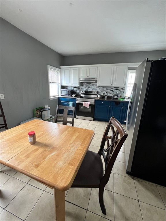 Dining room, Interior, Kitchen, Stainless Steel Appliances