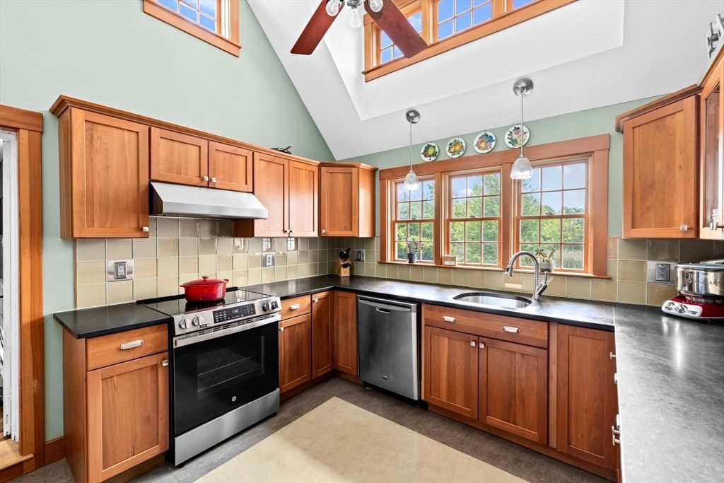 Dining room, Interior, Kitchen, Pendant Lights