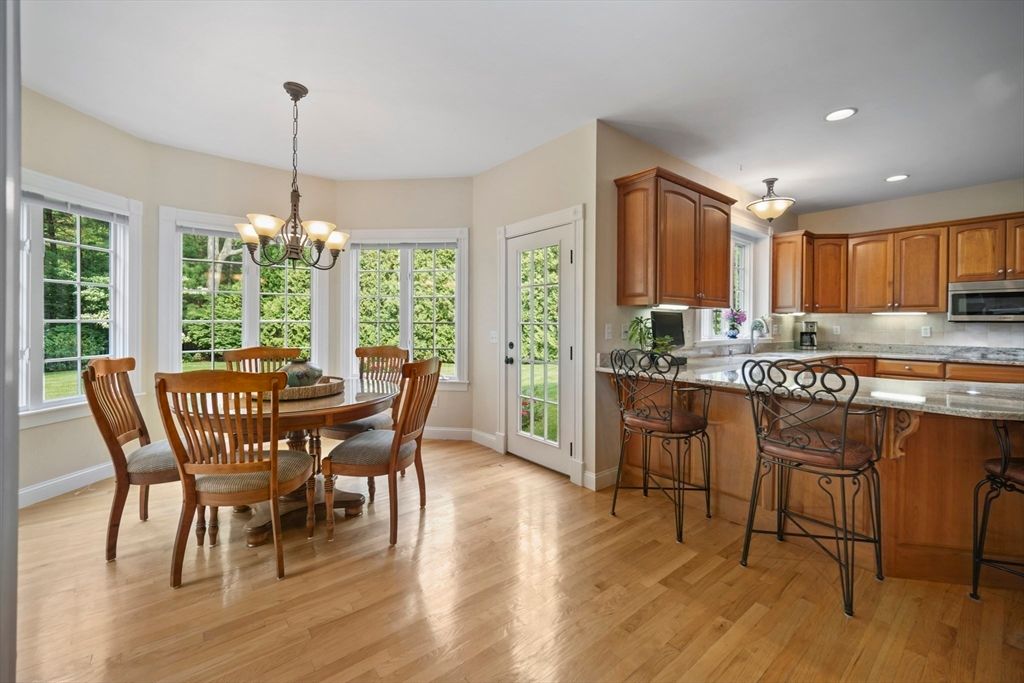 Chandelier, Dining room, Interior, Kitchen, Recessed Lighting, Wood Texture Flooring
