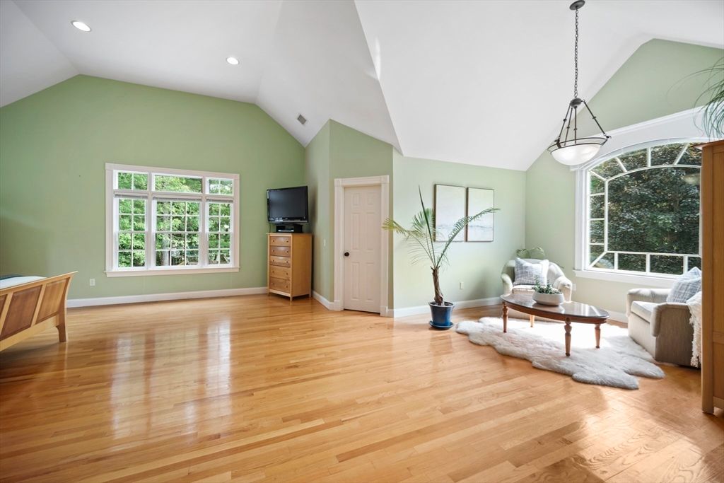 Interior, Pendant Lights, Recessed Lighting, Wood Texture Flooring