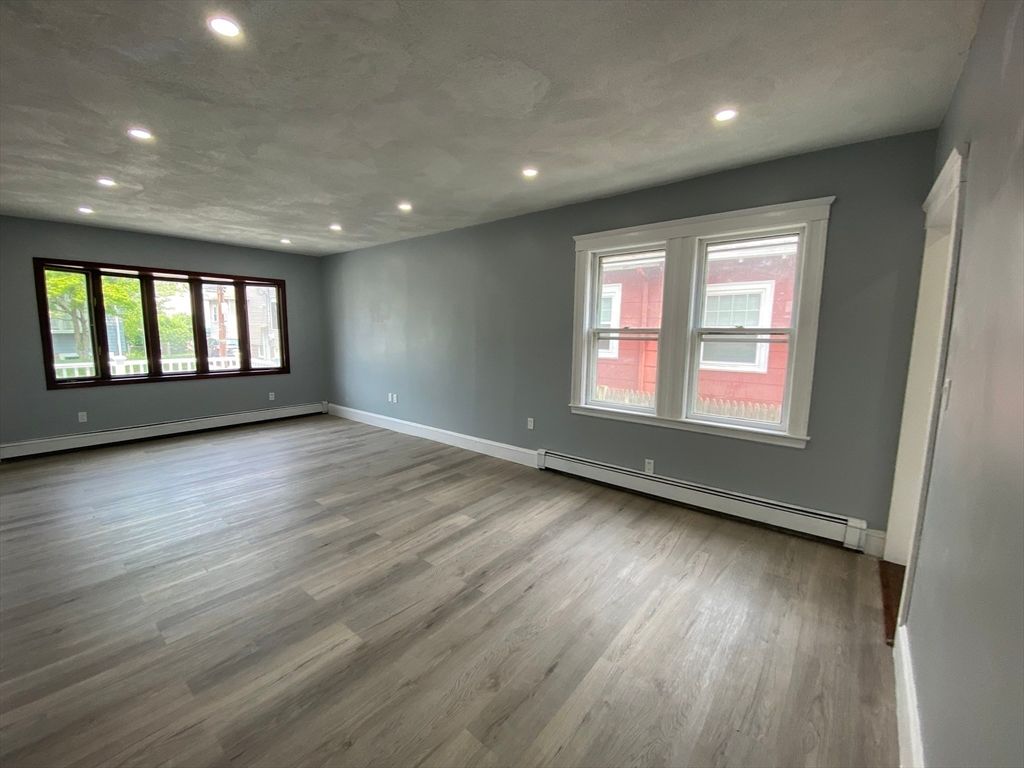 Empty room, Interior, Recessed Lighting, Wood Texture Flooring