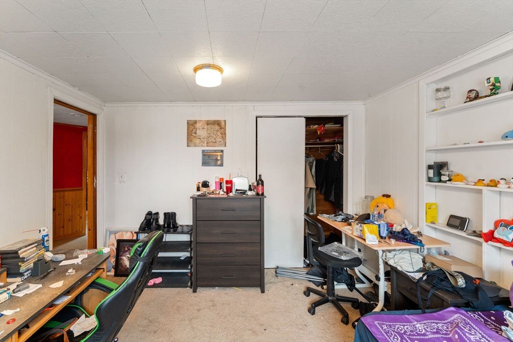 Home Office, Interior