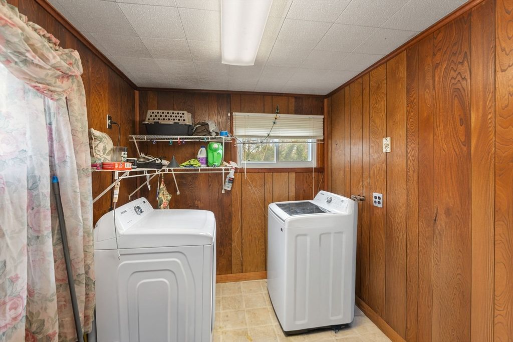 Interior, Washer, Wooden Walls