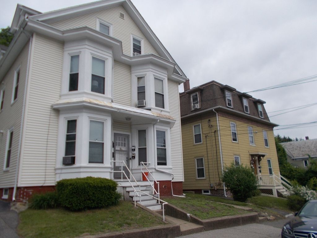 Exterior, Facade, Queen Anne Victorian