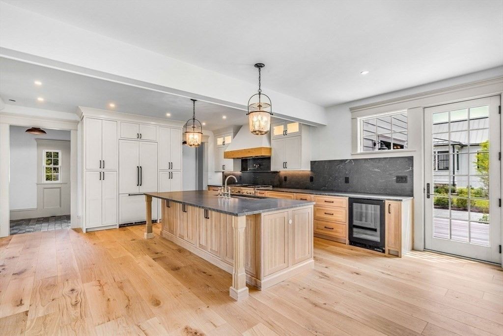 Fireplace, Interior, Kitchen, Pendant Lights, Recessed Lighting, Wood Texture Flooring