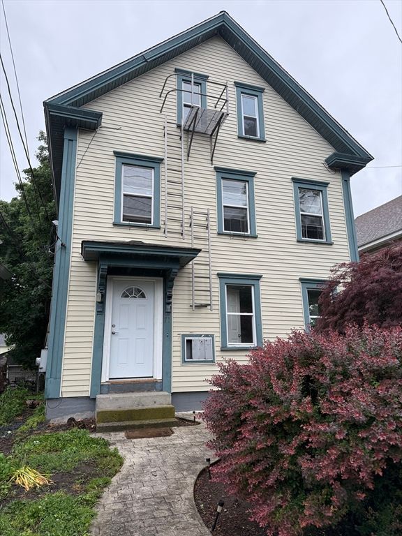 Exterior, Facade, Queen Anne Victorian