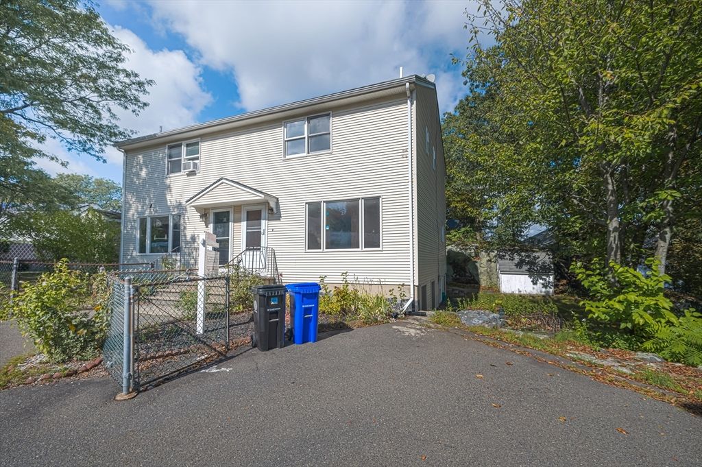 Exterior, Facade, Georgian