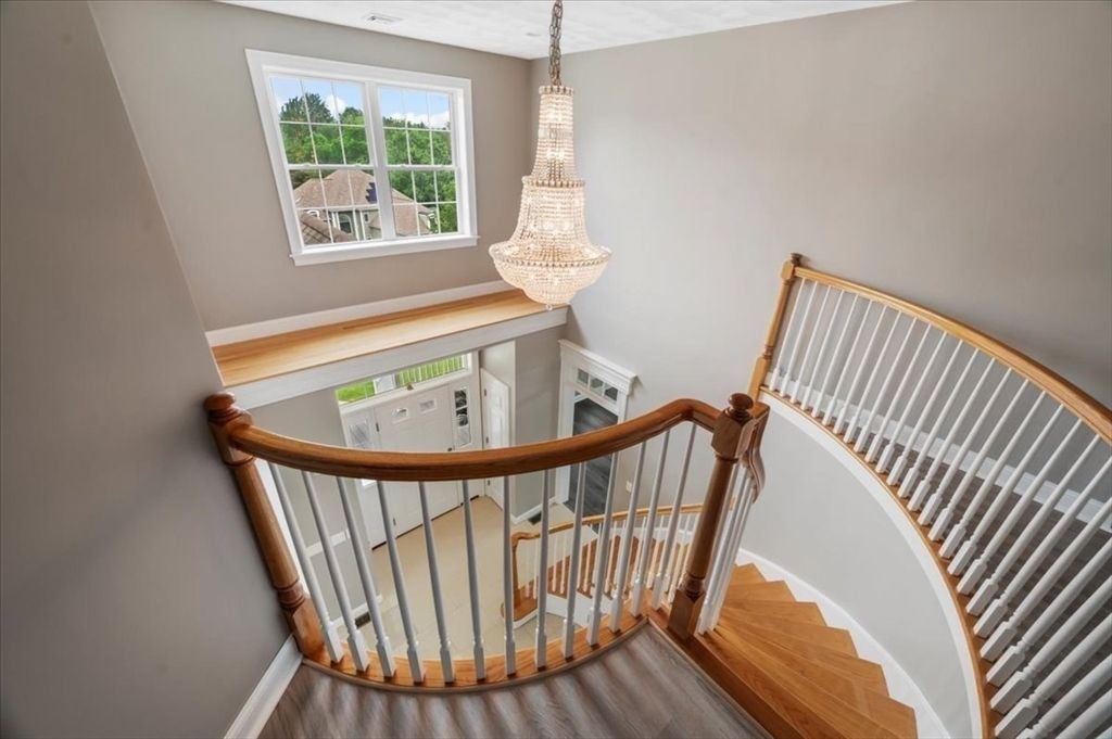Chandelier, Interior