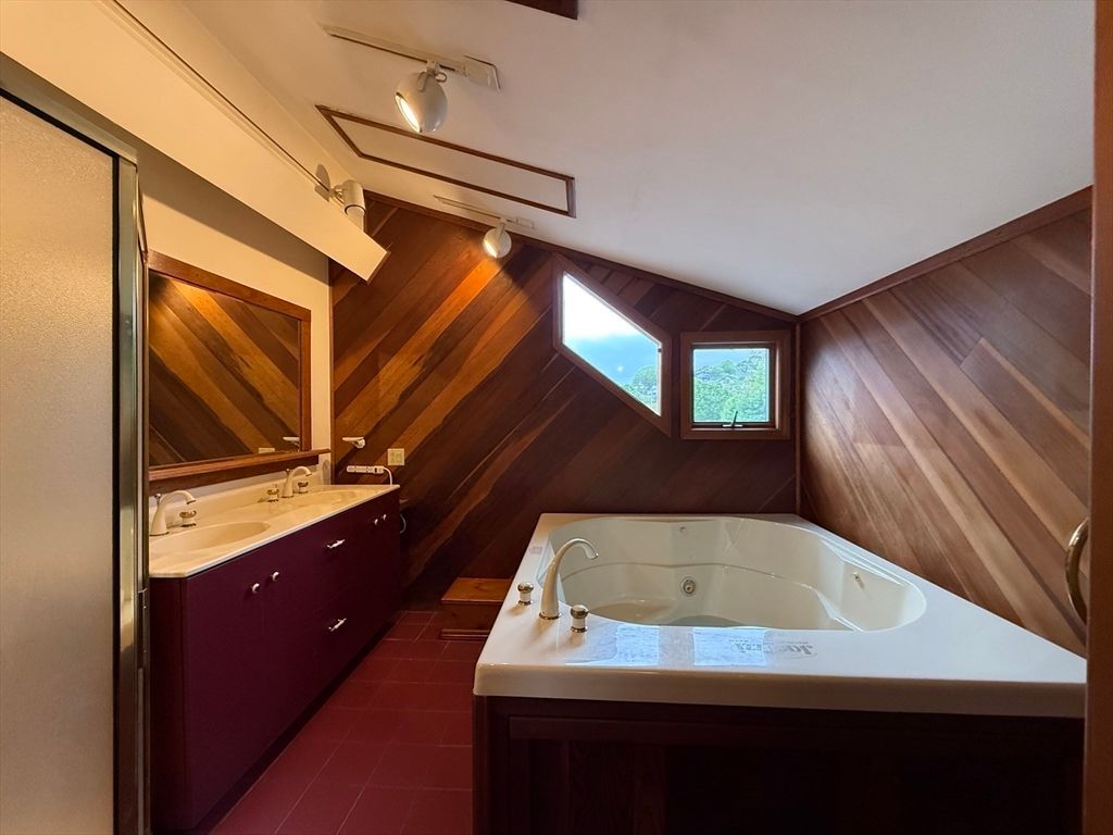 Bathroom, Hot Tub, Interior, Wooden Walls