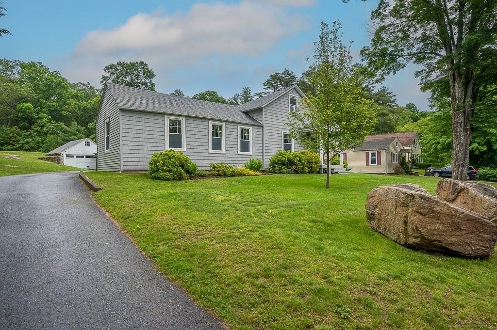 Backyard, Detached Garage, Exterior