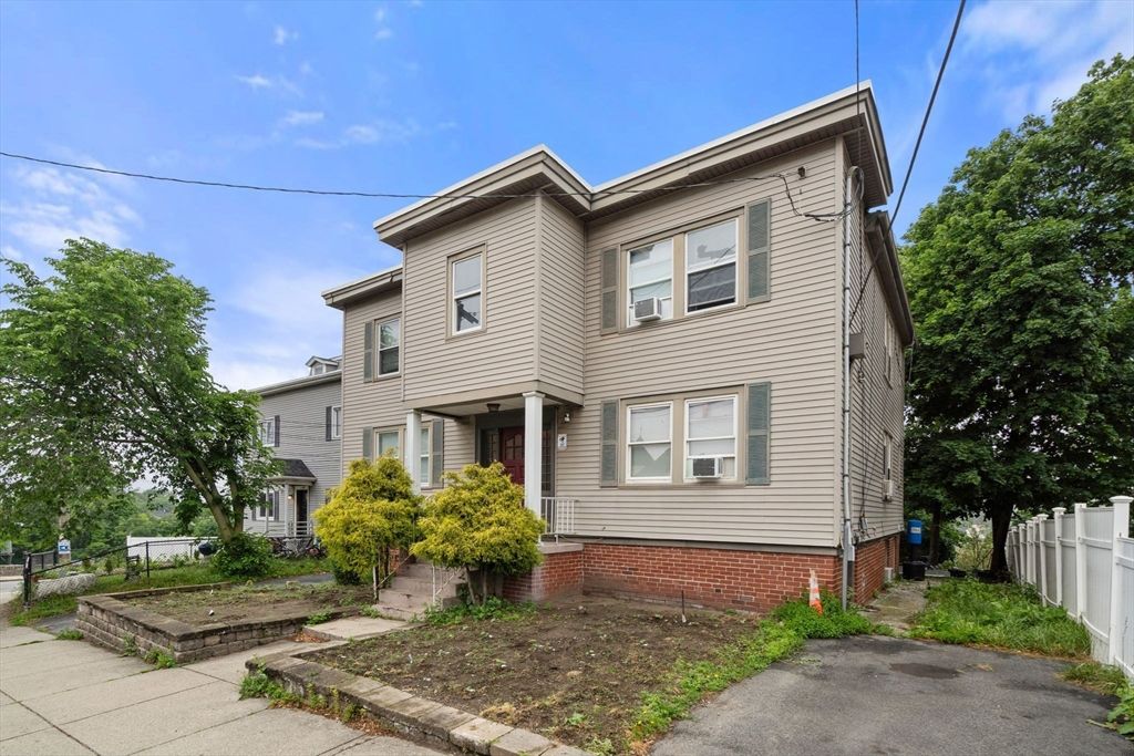 Exterior, Facade, Brick Facade, Queen Anne Victorian