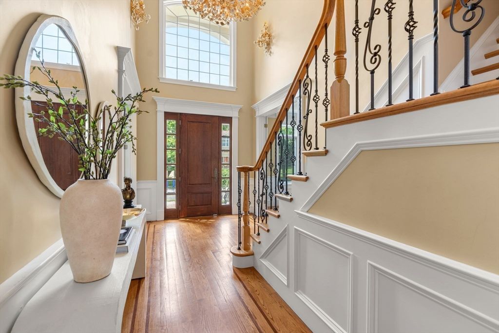 Chandelier, Interior, Wood Texture Flooring