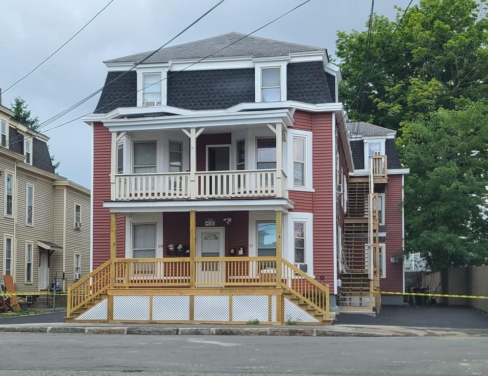 Exterior, Facade, Queen Anne Victorian