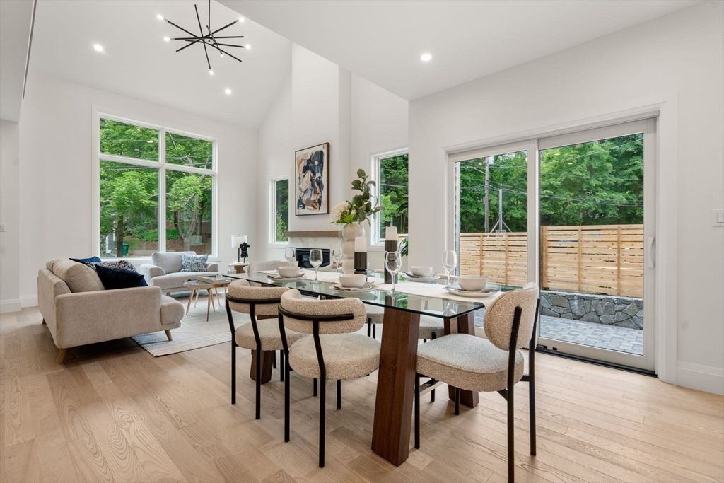 Dining room, Interior, Living room, Pendant Lights, Recessed Lighting, Wood Texture Flooring
