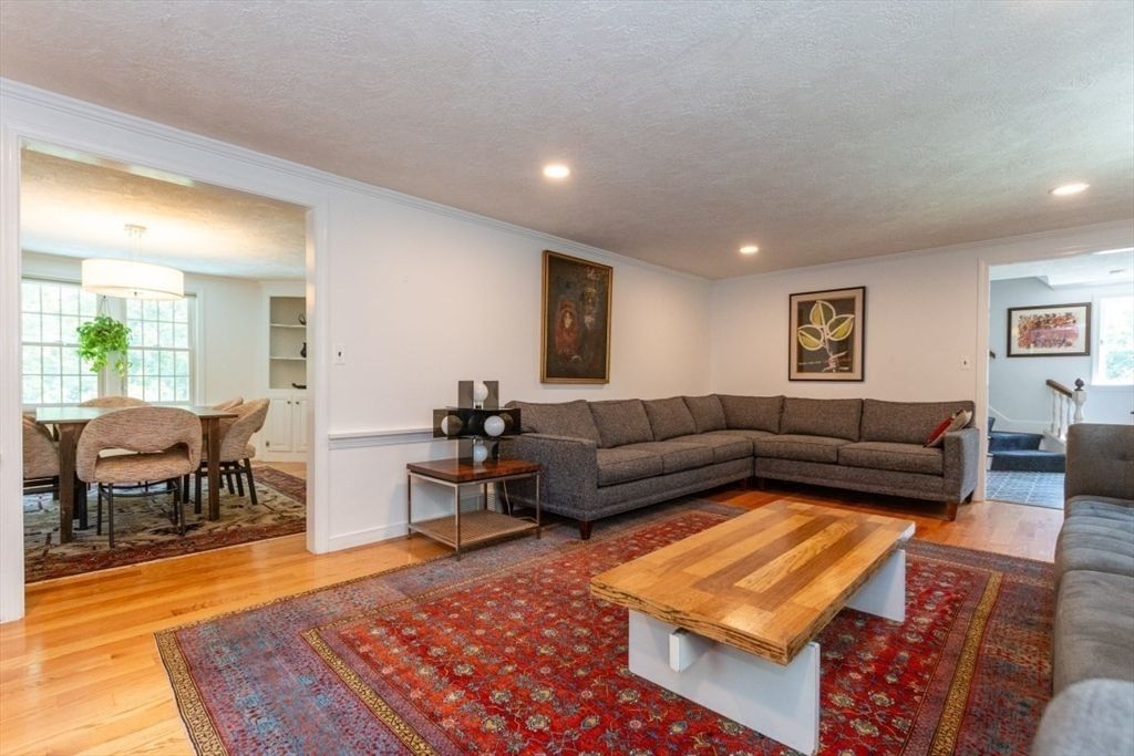 Dining room, Interior, Living room, Recessed Lighting, Wood Texture Flooring