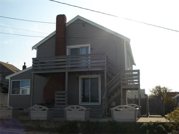 Exterior, Facade, Log Home