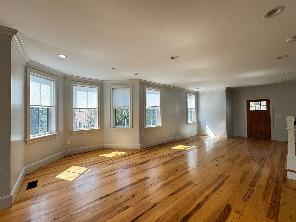 Empty room, Interior, Recessed Lighting, Wood Texture Flooring