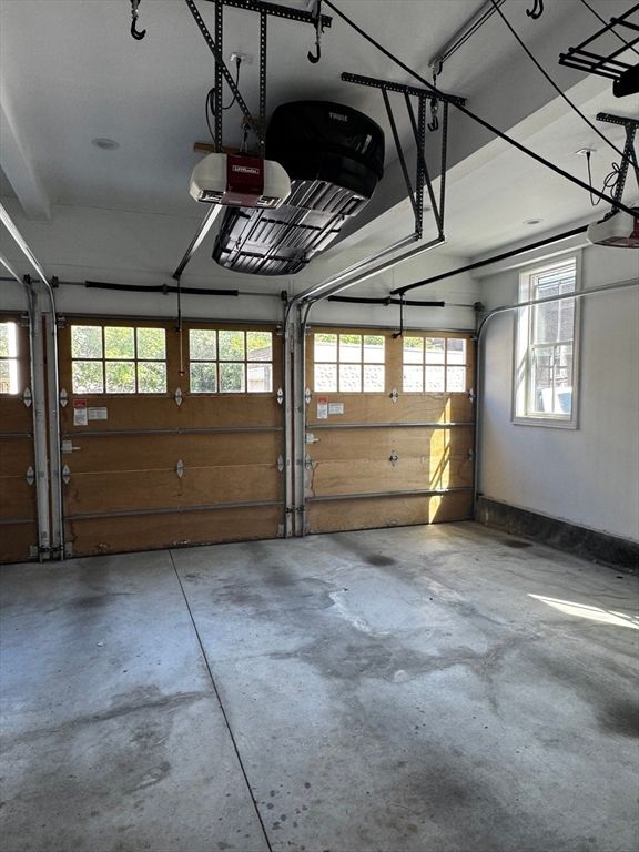 Garage, Interior