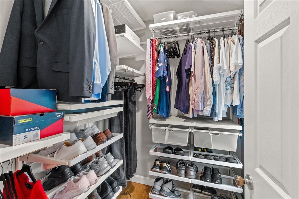 Interior, Walk-in Closets