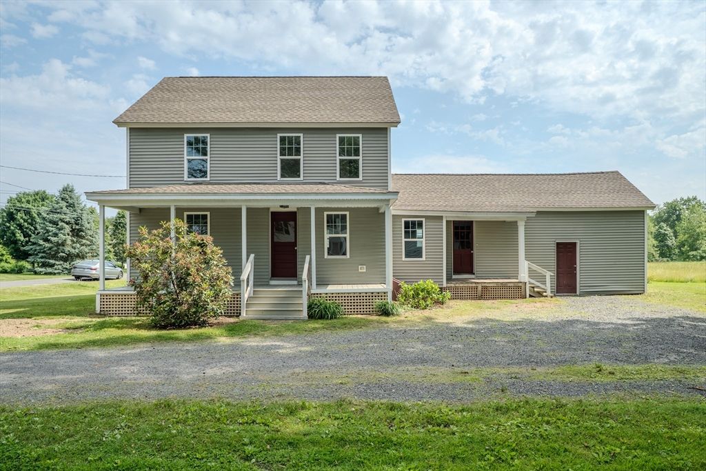 Backyard, Exterior, Facade, American Foursquare