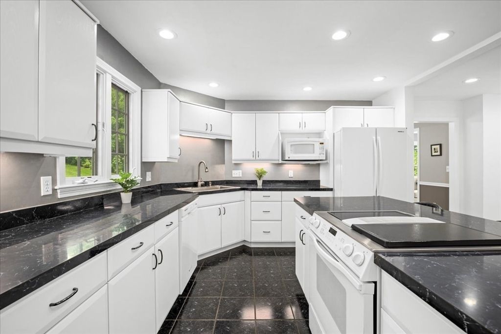 Interior, Kitchen, Recessed Lighting