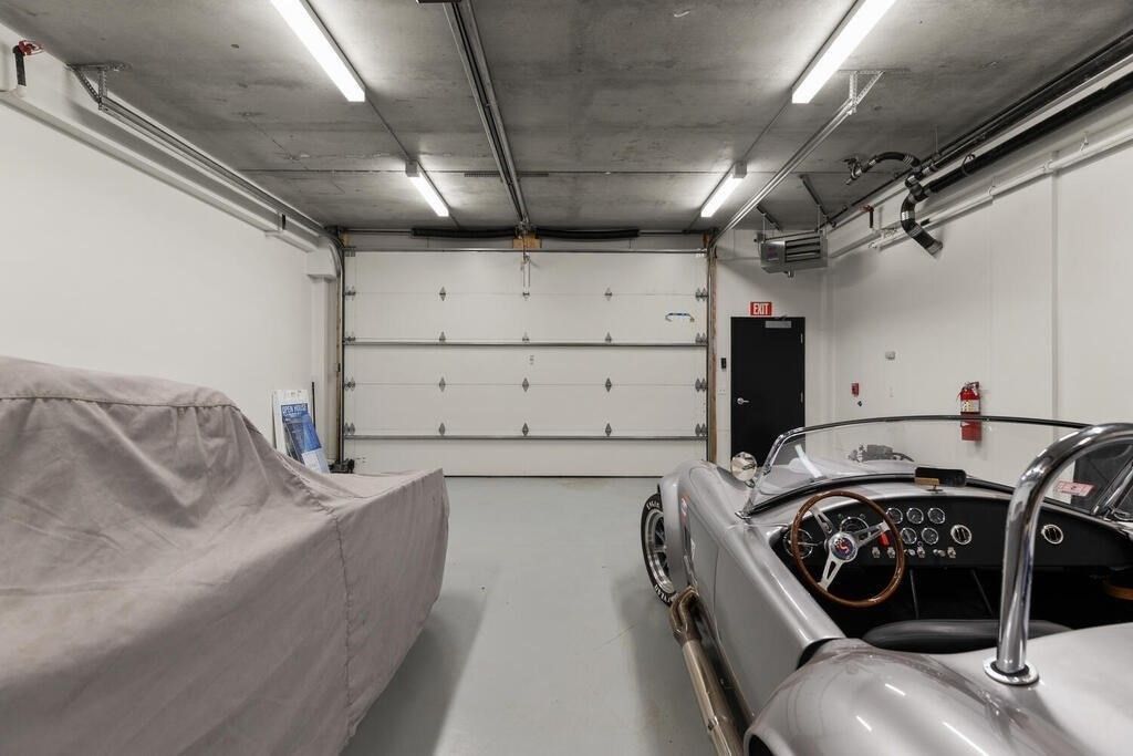 Garage, Interior