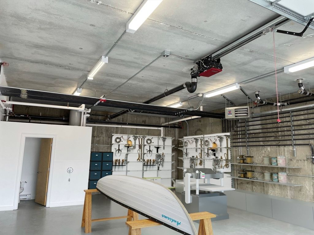 Garage, Interior