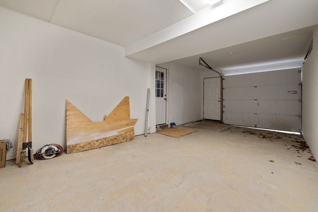 Garage, Interior