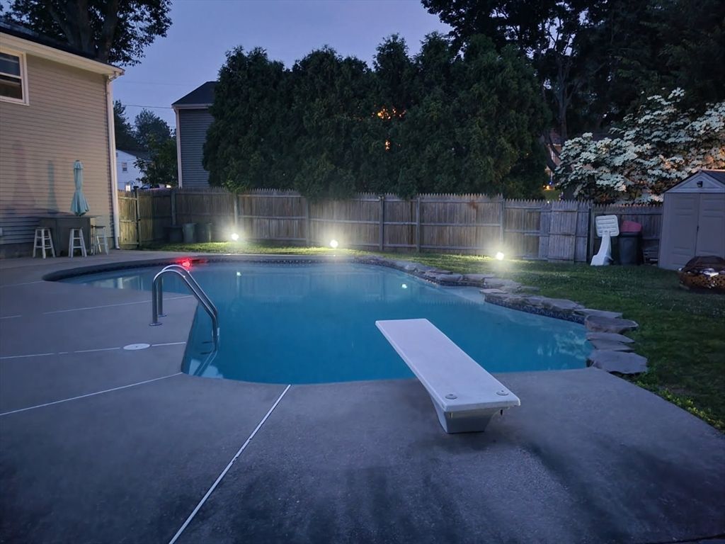 Exterior, Pool